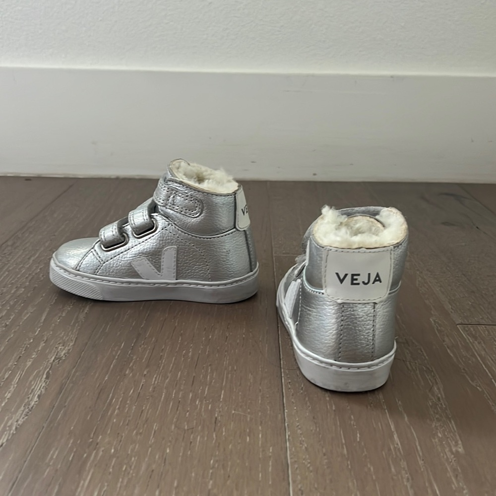 Veja Toddler Esplar Silver Mid Fur-Lined Sneaker-Sz 8
